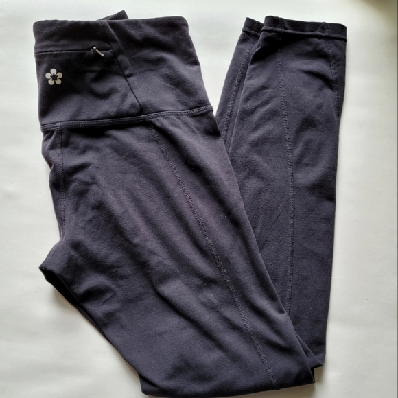 Tuff athletics leggings made in Canada size Small ZIPPER POCKET - Picture 4 of 4